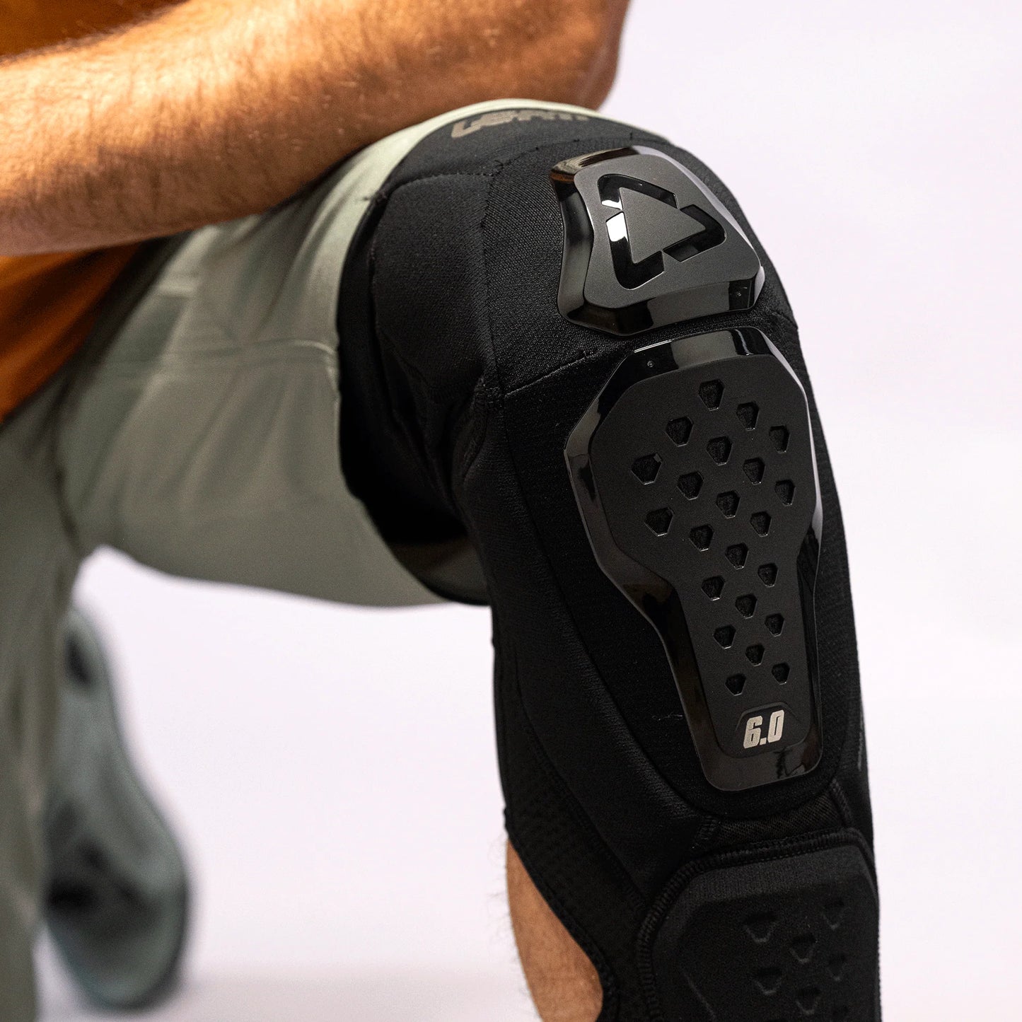 Leatt Knee Guard 6.0 Evo Ext