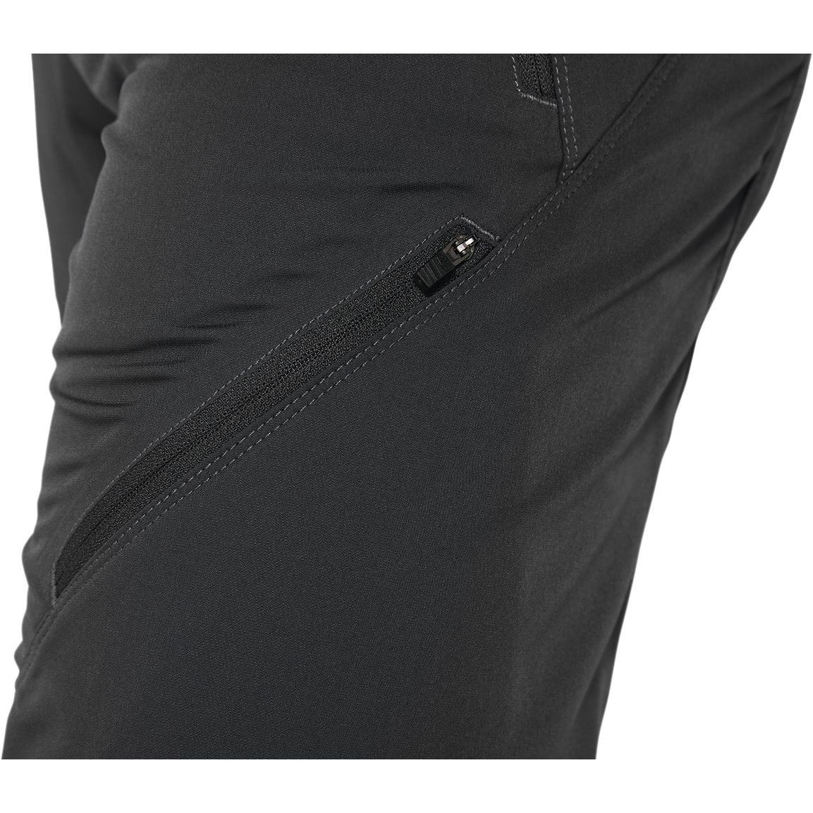 100% Airmatic Shorts - Charcoal - US 28 40021-00014