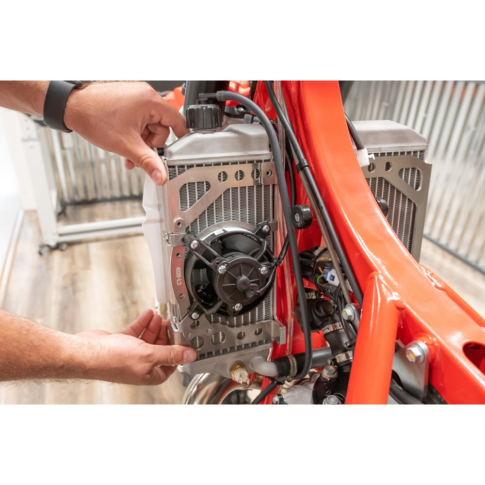 Radiator Braces W/Fan