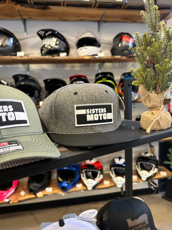Caps