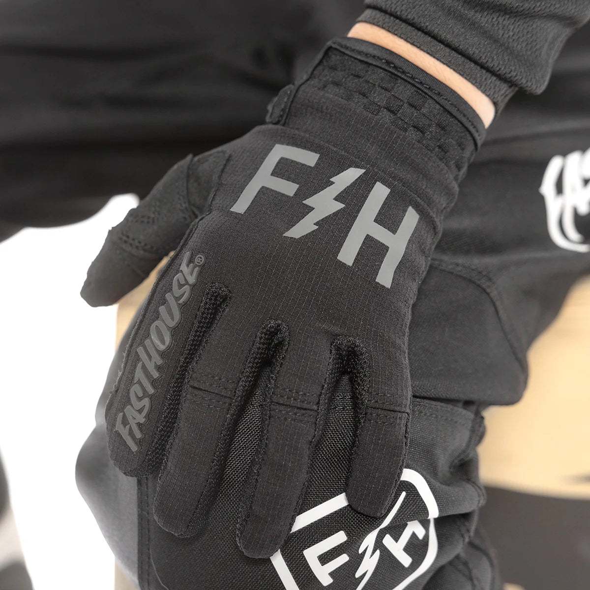 Fasthouse Youth Speed Style Akin Glove Black Gray M